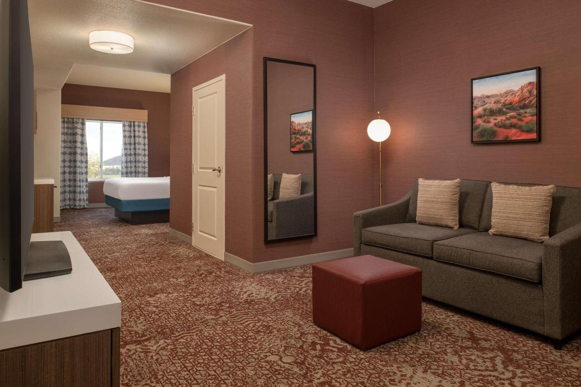 Hilton Garden Hotel 3*