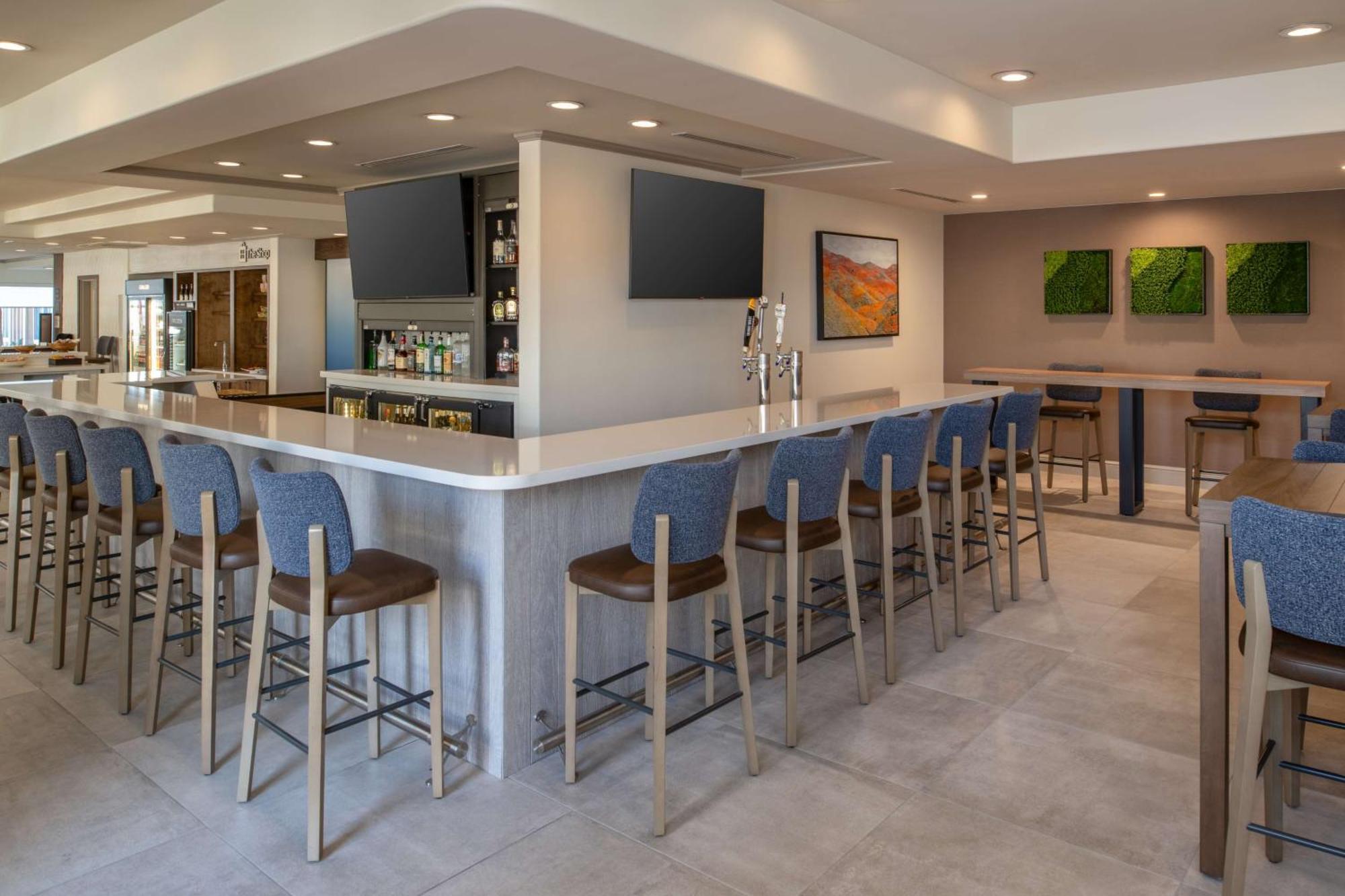 Hilton Garden 3*