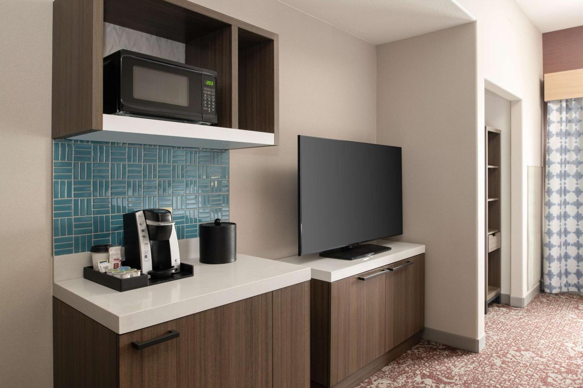 Hilton Garden Hotel 3*