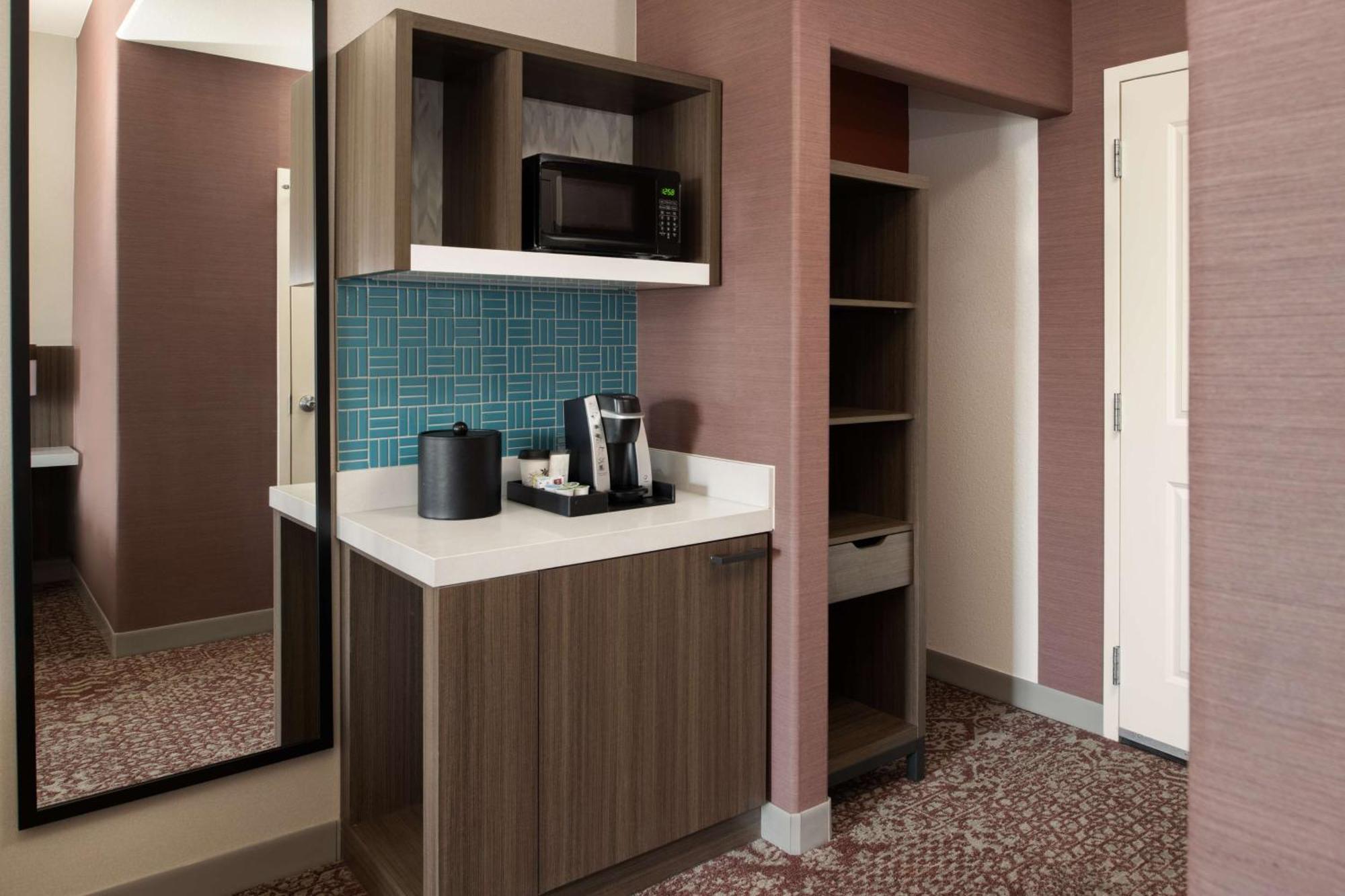 Hilton Garden 3* Fontana